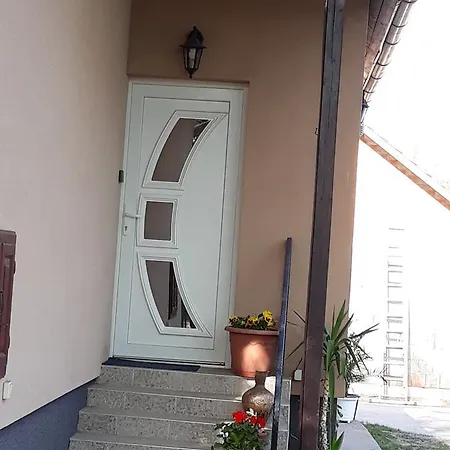 Sebes Apartman *