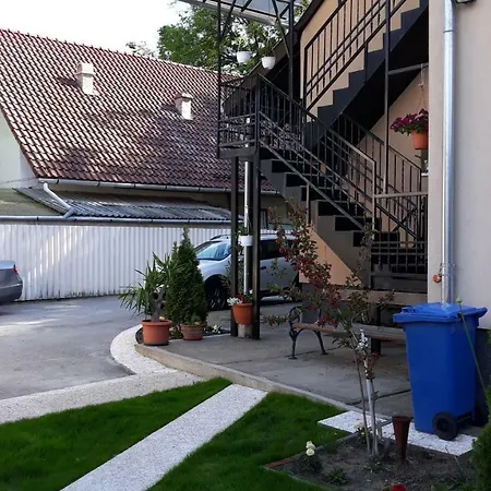 Sebes Apartman Апартаменты Дебрецен