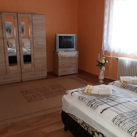 Апартаменты Sebes Apartman