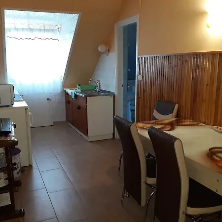 Sebes Apartman Апартаменты Дебрецен